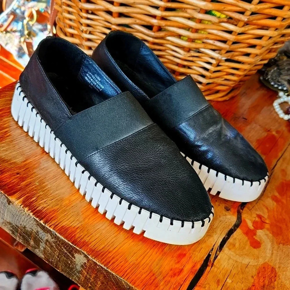 Jeffrey Campbell Shoes - Jeffrey Campbell Cube Black and White Leather Shoes Sz 9